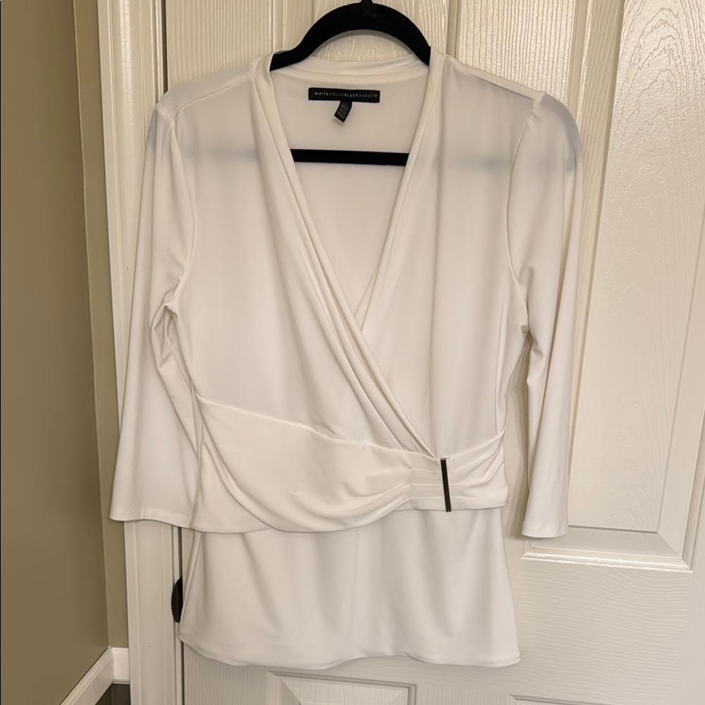 White House Black Market Cream y White Wrap Blouse 3/4 Sleeve Fitted
